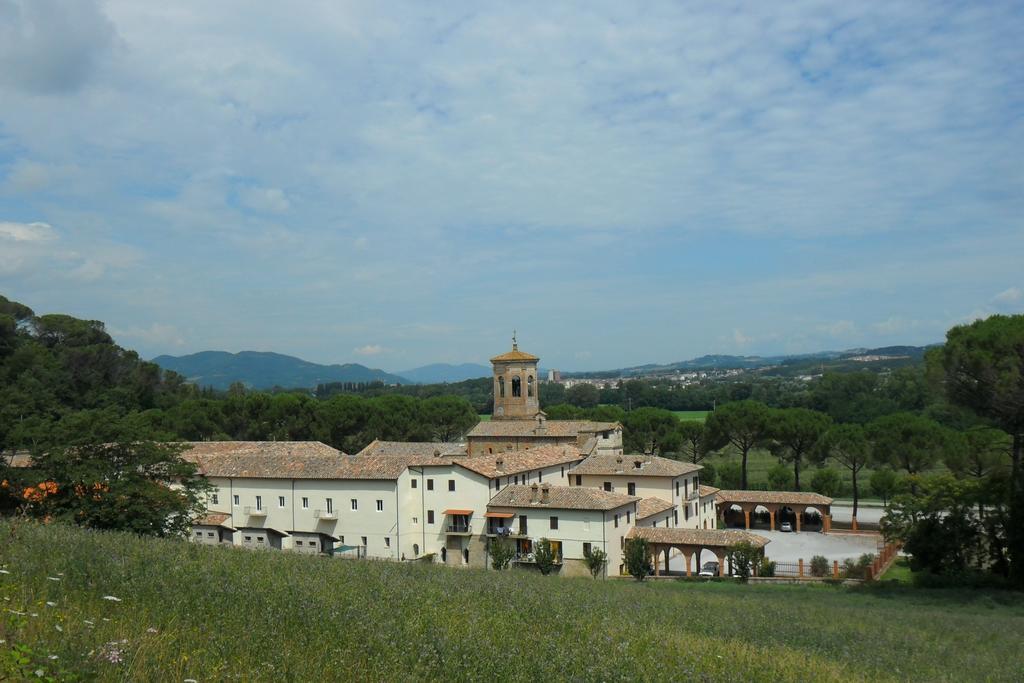 Гостьовий будинок Agriturismo Montecorona Умбертіде Екстер'єр фото